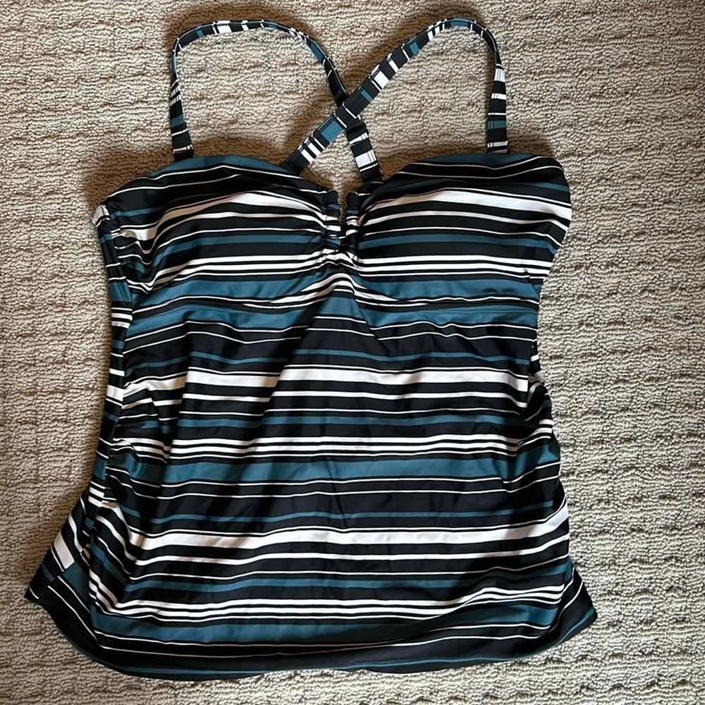 Thyme Maternity Swim Top Sz Large